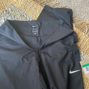 Nike Women's Utility Jacket in Black